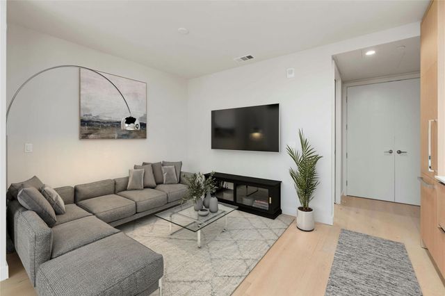 44 East Ave 2506, Austin, TX 78701