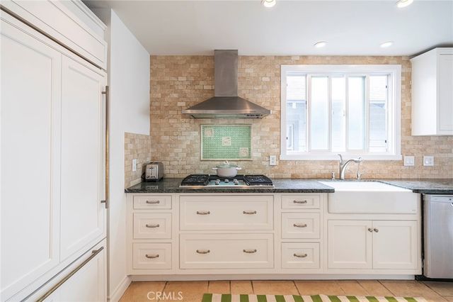 77 17th, Hermosa Beach, CA 90254