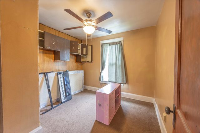 1017 Virginia St, Jeannette, PA 15644