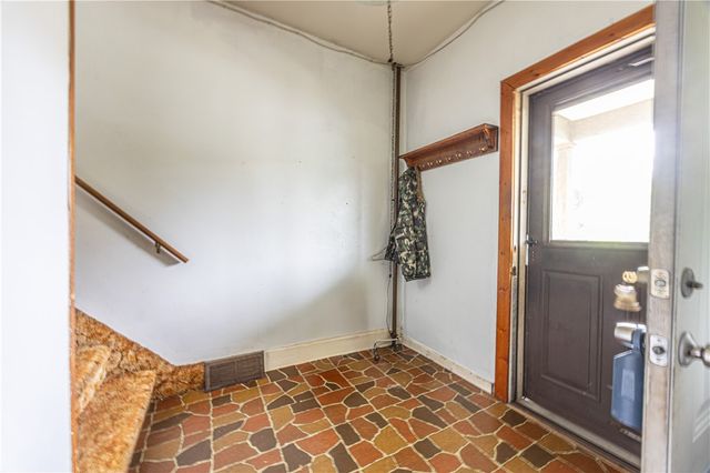 1017 Virginia St, Jeannette, PA 15644