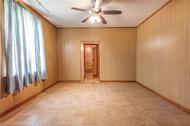 1017 Virginia St, Jeannette, PA 15644