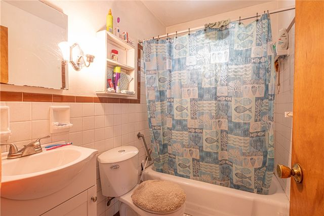 1017 Virginia St, Jeannette, PA 15644