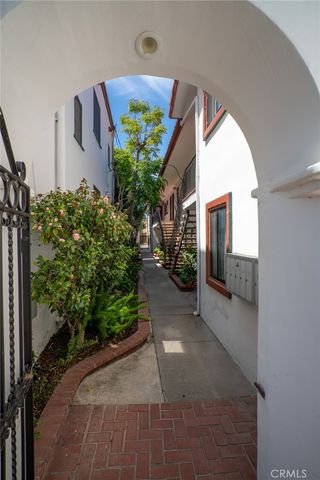 825 Roswell Avenue, Long Beach, CA 90804