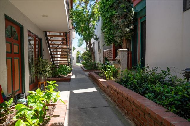825 Roswell Avenue, Long Beach, CA 90804
