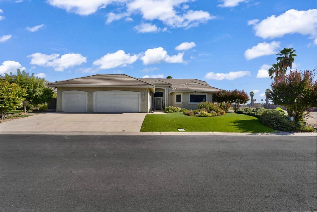 Image 1 of property listing at 7170 Emerald Street, Chowchilla, CA 93610