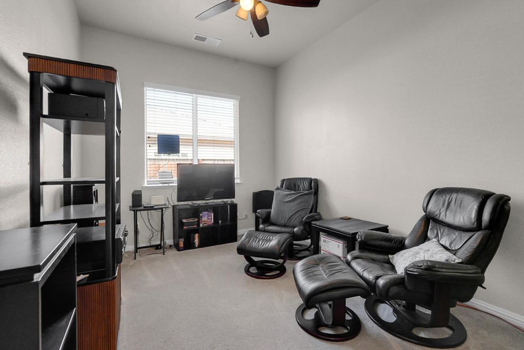 Image 10 of property listing at 7170 Emerald Street, Chowchilla, CA 93610