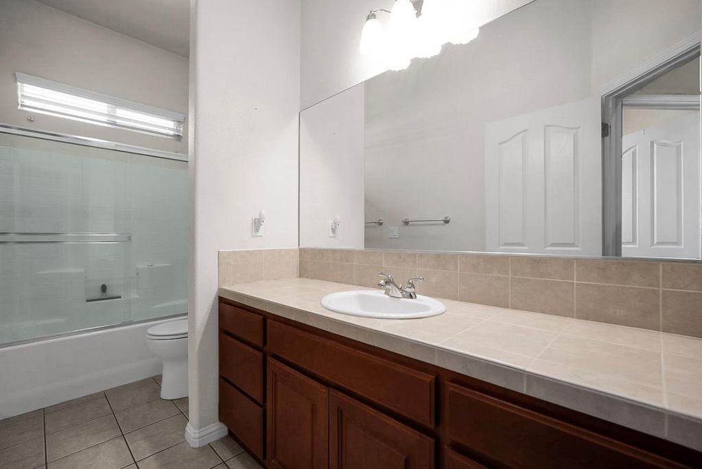 Image 11 of property listing at 7170 Emerald Street, Chowchilla, CA 93610