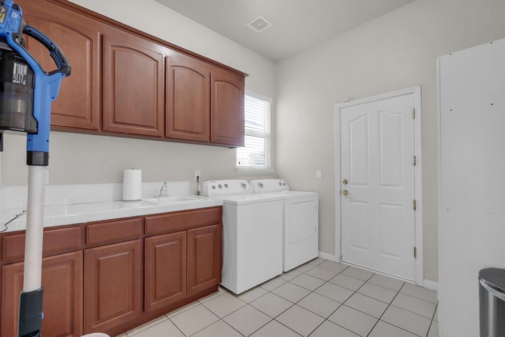Image 13 of property listing at 7170 Emerald Street, Chowchilla, CA 93610