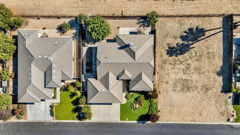 Image 25 of property listing at 7170 Emerald Street, Chowchilla, CA 93610
