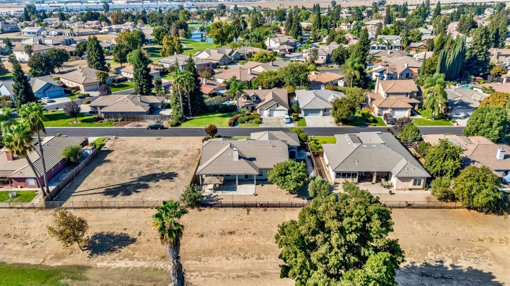 Image 27 of property listing at 7170 Emerald Street, Chowchilla, CA 93610