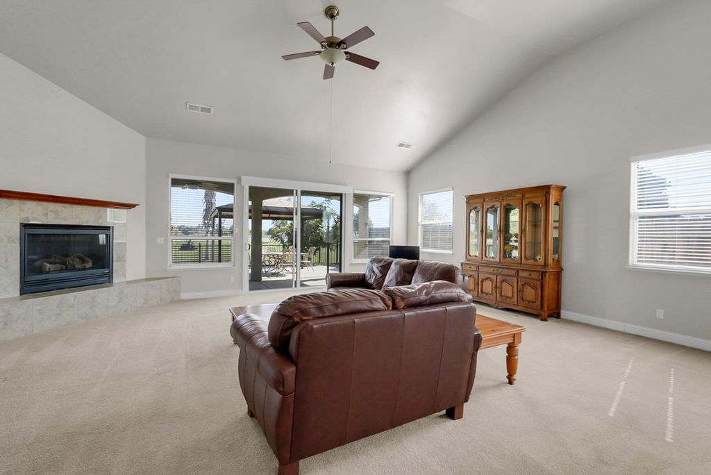 Image 8 of property listing at 7170 Emerald Street, Chowchilla, CA 93610