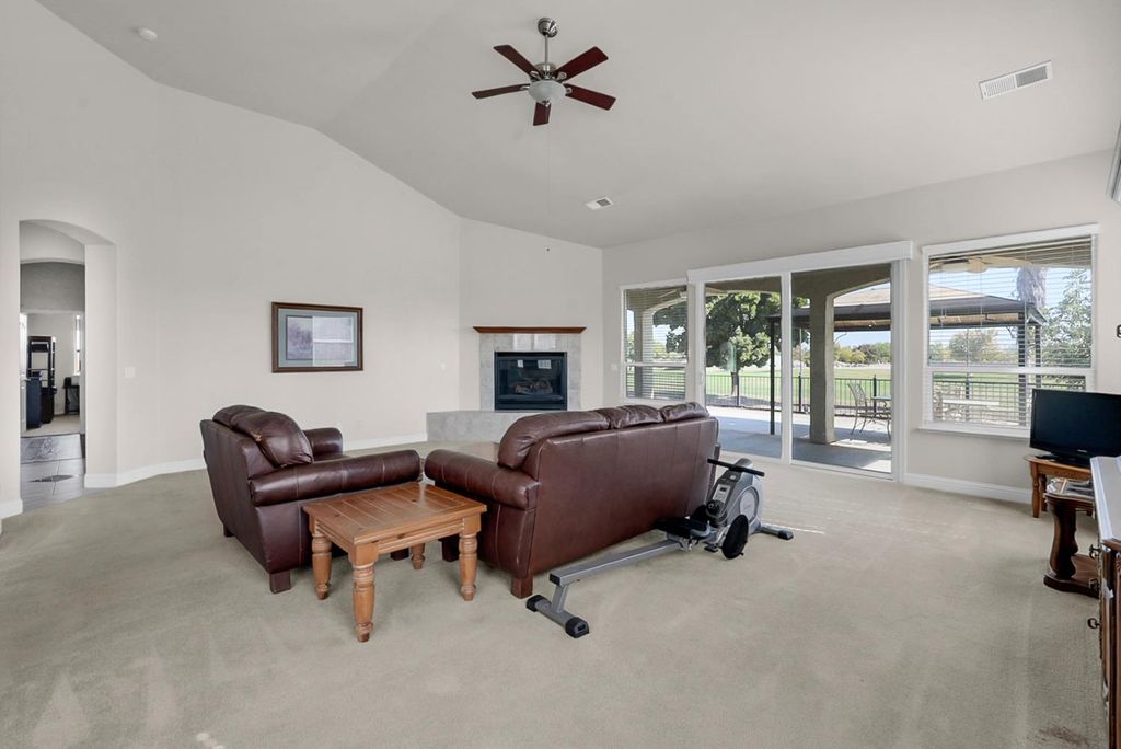 Image 9 of property listing at 7170 Emerald Street, Chowchilla, CA 93610