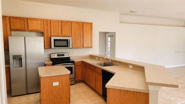 1607 AVONDALE RIDGE DRIVE, Plant City, FL 33567