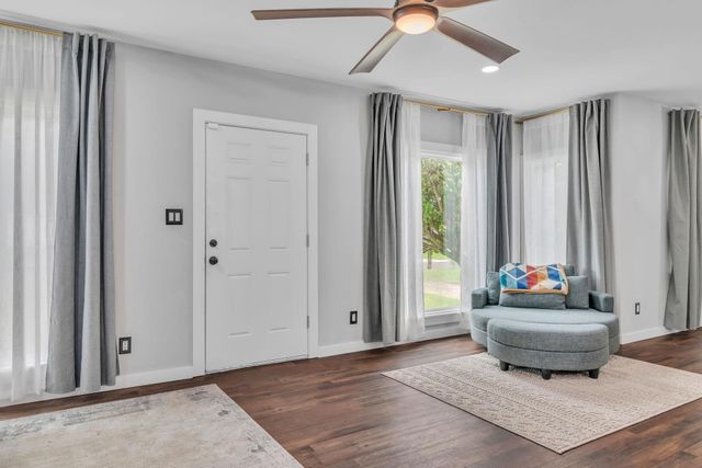 715 NOEL DR., Longview, TX 75602