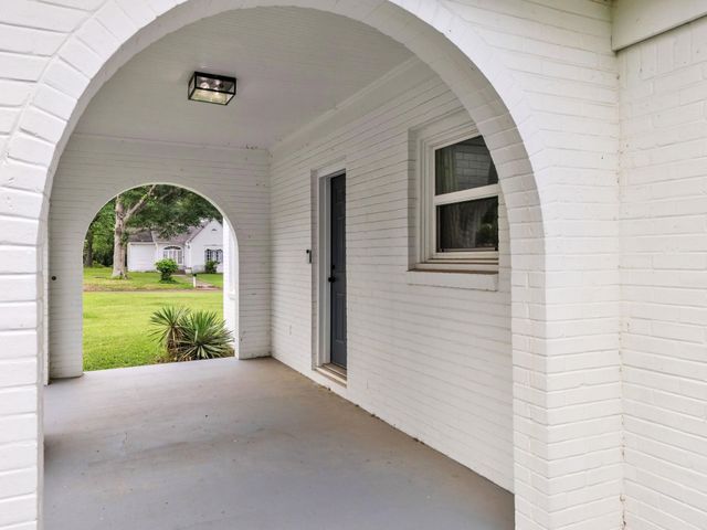 715 NOEL DR., Longview, TX 75602