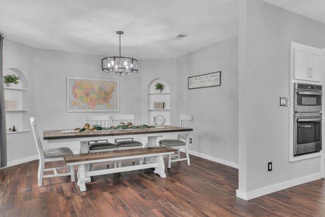 715 NOEL DR., Longview, TX 75602