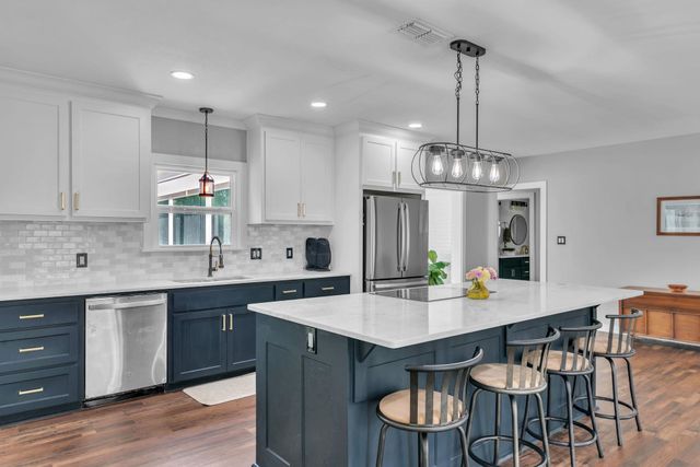 715 NOEL DR., Longview, TX 75602