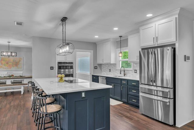 715 NOEL DR., Longview, TX 75602