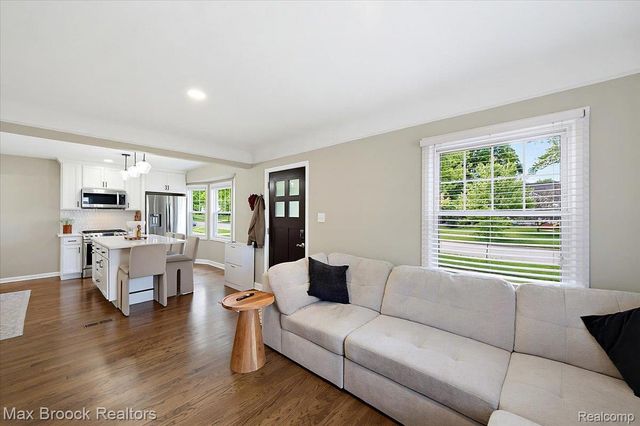 303 Midland Boulevard, Royal Oak, MI 48073