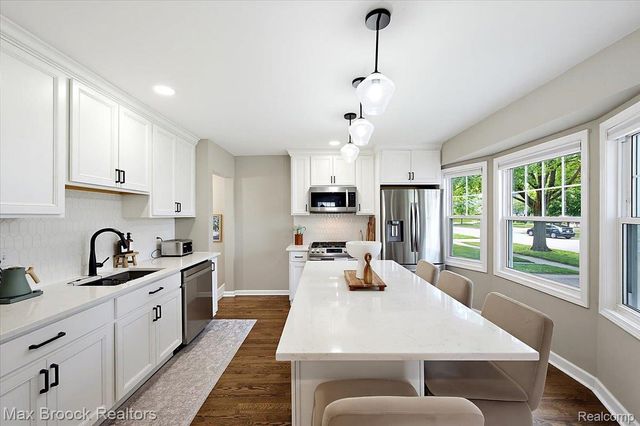 303 Midland Boulevard, Royal Oak, MI 48073