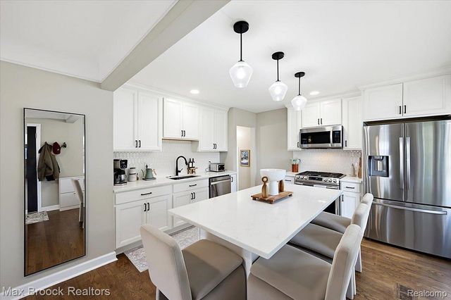 303 Midland Boulevard, Royal Oak, MI 48073