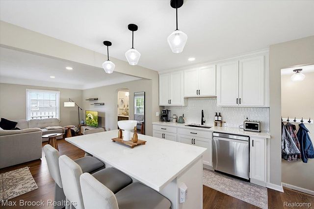303 Midland Boulevard, Royal Oak, MI 48073