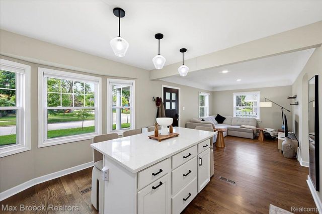 303 Midland Boulevard, Royal Oak, MI 48073
