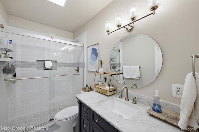 303 Midland Boulevard, Royal Oak, MI 48073