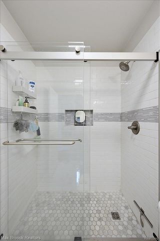 303 Midland Boulevard, Royal Oak, MI 48073