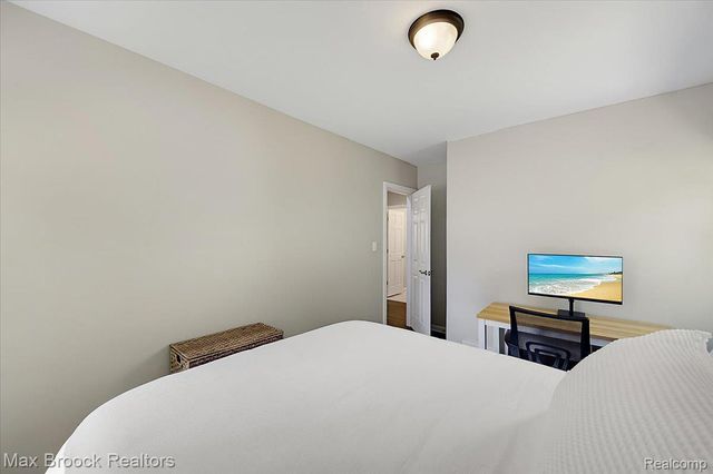 303 Midland Boulevard, Royal Oak, MI 48073