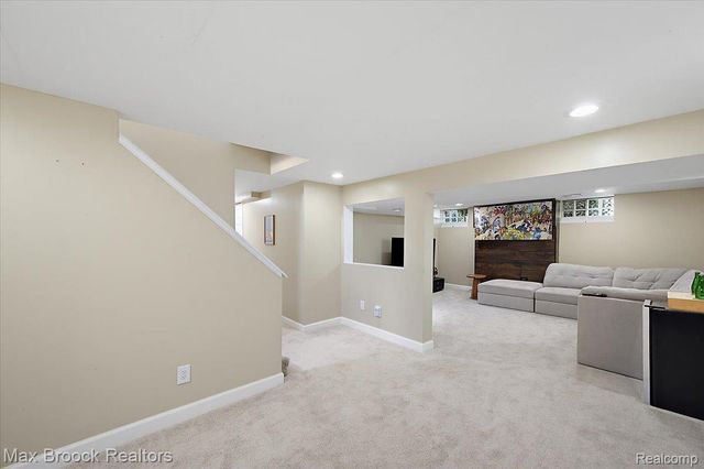 303 Midland Boulevard, Royal Oak, MI 48073