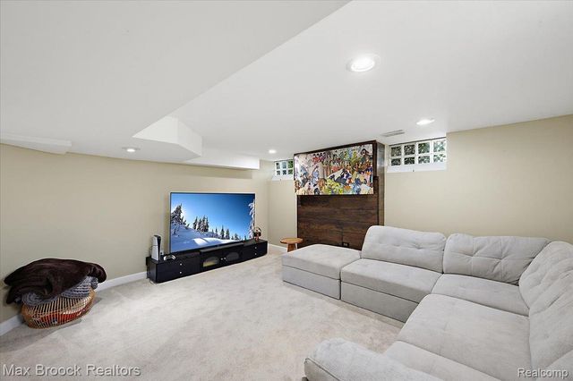 303 Midland Boulevard, Royal Oak, MI 48073
