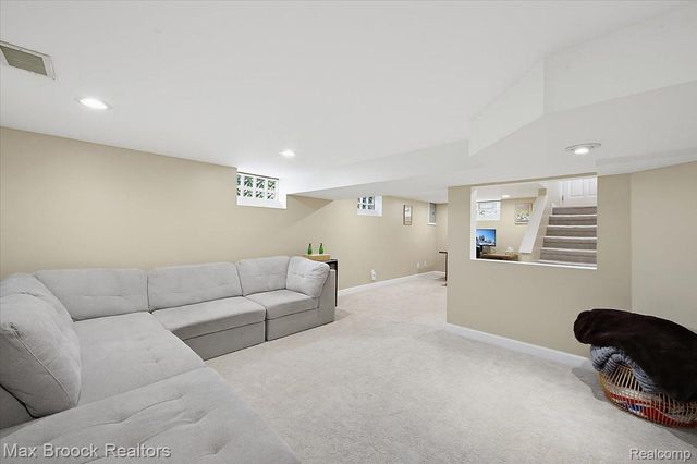 303 Midland Boulevard, Royal Oak, MI 48073