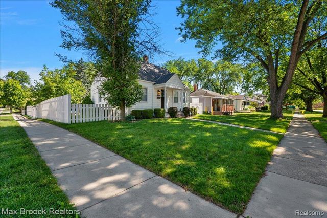 303 Midland Boulevard, Royal Oak, MI 48073
