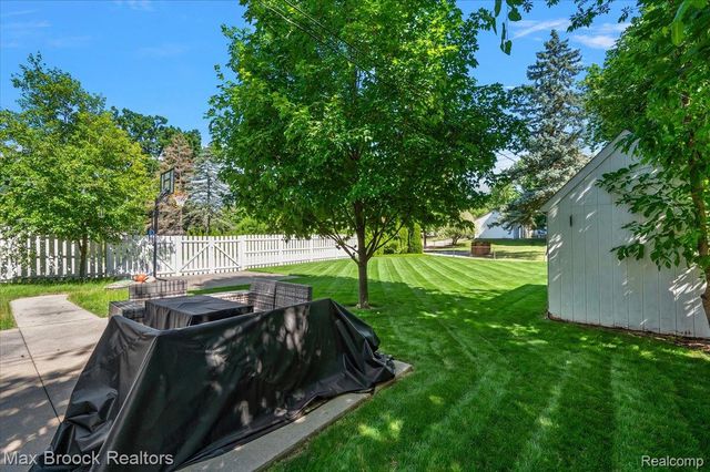 303 Midland Boulevard, Royal Oak, MI 48073