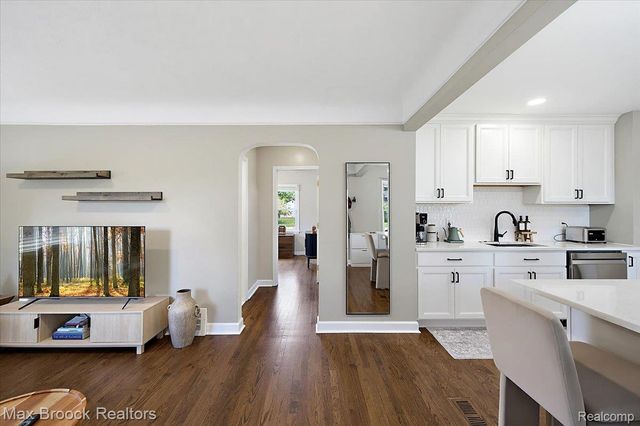 303 Midland Boulevard, Royal Oak, MI 48073