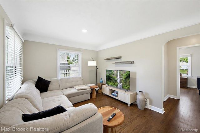 303 Midland Boulevard, Royal Oak, MI 48073