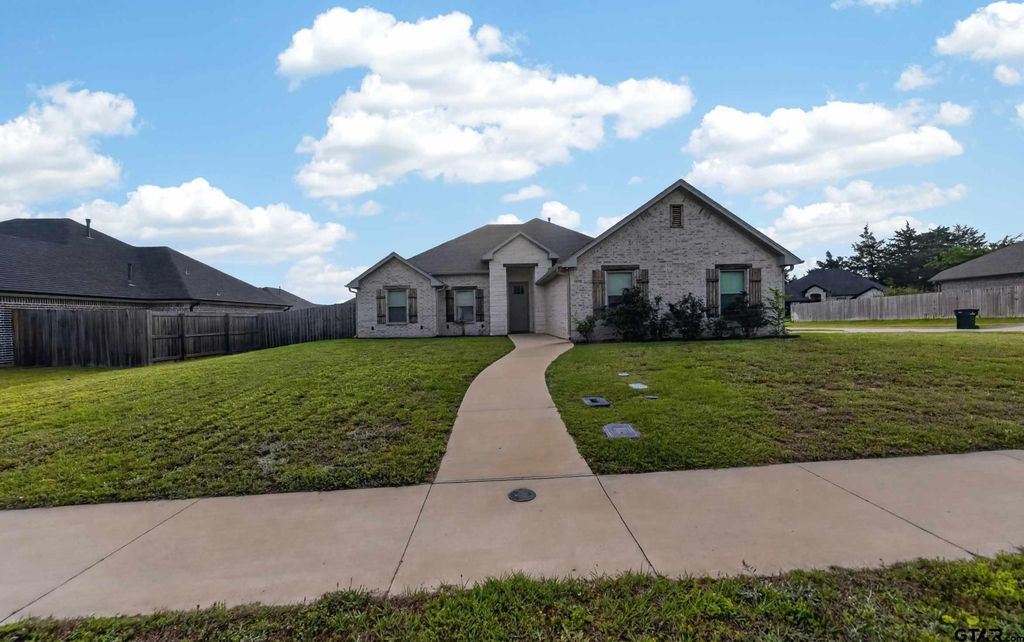 19175 Seneca Dr, Flint, TX 75762
