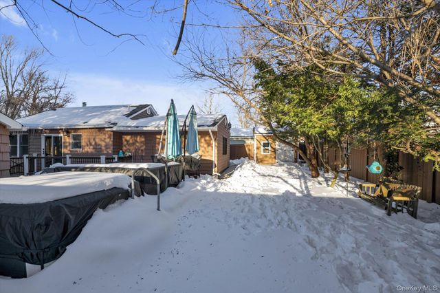 41 Narcissus Road, Kings Park, NY 11754