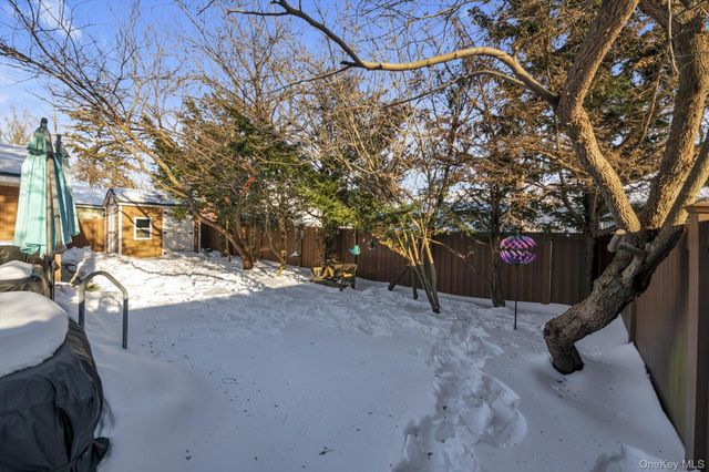 41 Narcissus Road, Kings Park, NY 11754