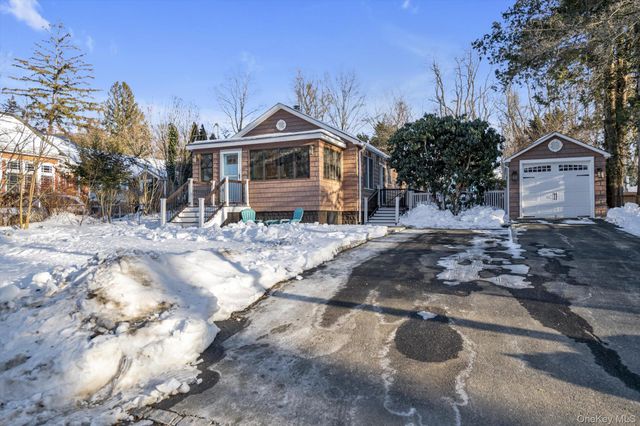 41 Narcissus Road, Kings Park, NY 11754