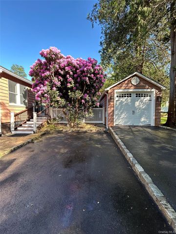 41 Narcissus Road, Kings Park, NY 11754