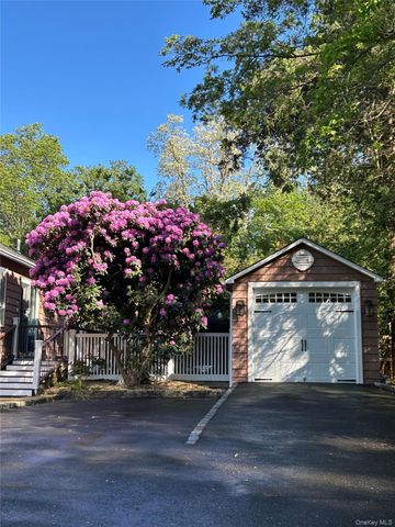 41 Narcissus Road, Kings Park, NY 11754