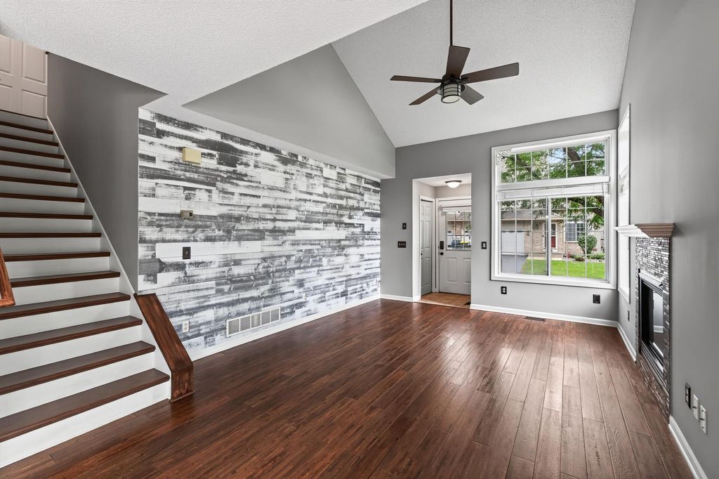 13821 Edgewood Avenue, Savage, MN 55378 — photo 2