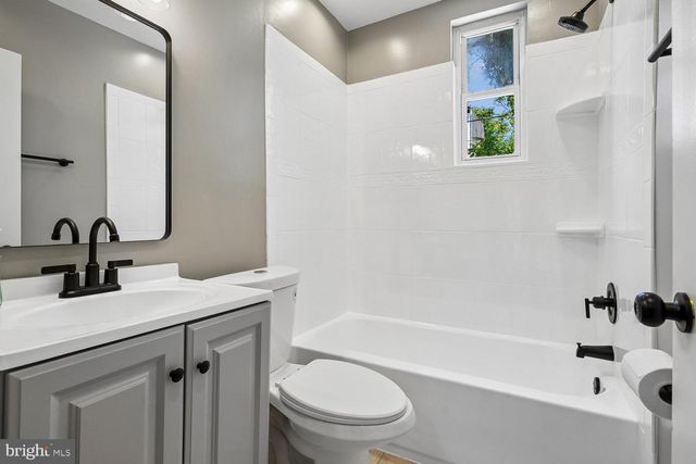 1621 FORT DUPONT ST SE, Washington, DC 20020
