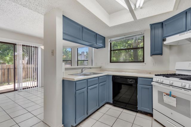 7802 Topawa CV B, Austin, TX 78729