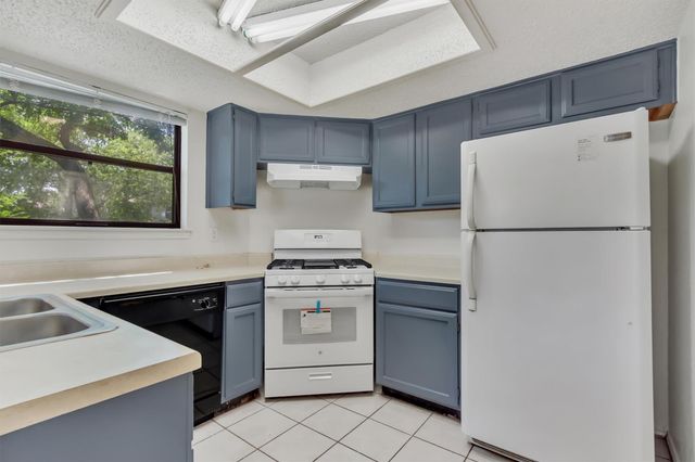 7802 Topawa CV B, Austin, TX 78729