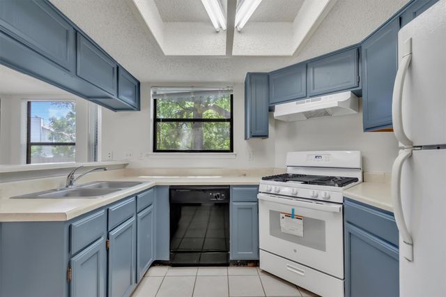 7802 Topawa CV B, Austin, TX 78729