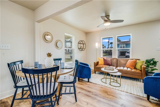 509 W Avenue E, Port Aransas, TX 78373