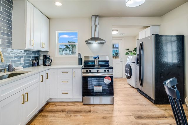 509 W Avenue E, Port Aransas, TX 78373